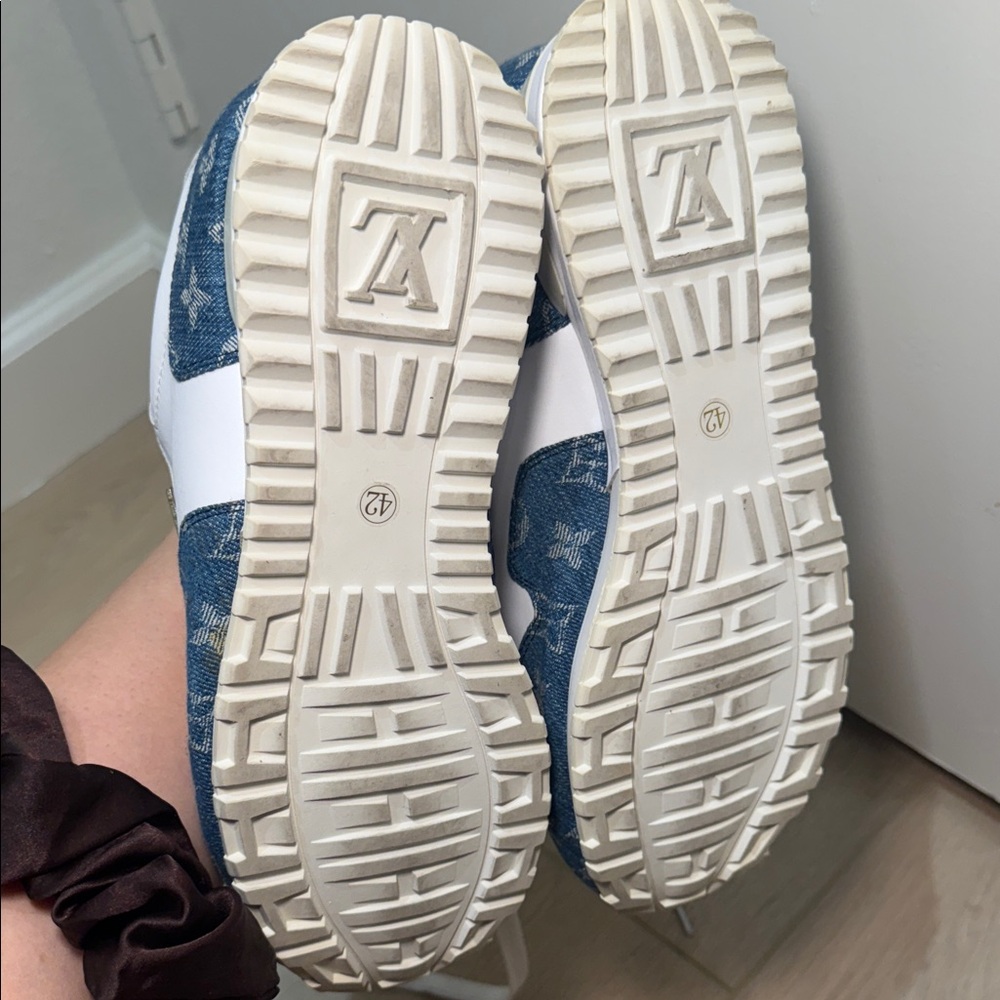 Louis Vuitton White and Blue Monogram Sneakers - Picture 5 of 9